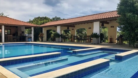Sítio Aconchegante com Piscina e Wi-Fi