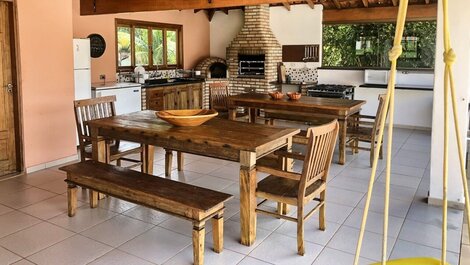 Sítio Aconchegante com Piscina e Wi-Fi