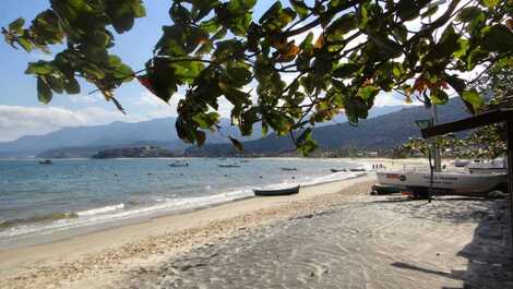 Chale com mezanino em Ubatuba - Condomínio Recanto da Lagoinha