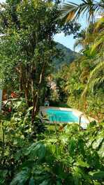 Chale com mezanino em Ubatuba - Condomínio Recanto da Lagoinha