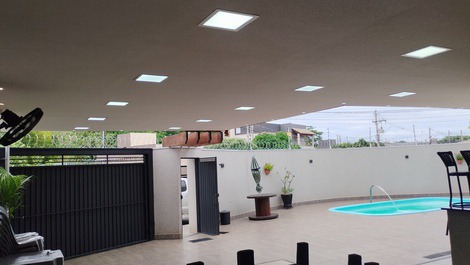 Zona de fiesta y ocio, casa con piscina en la ciudad de Rio Preto