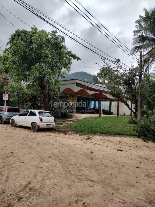 Casa para aluguel de temporada em Ubatuba (Praia do Lázaro)