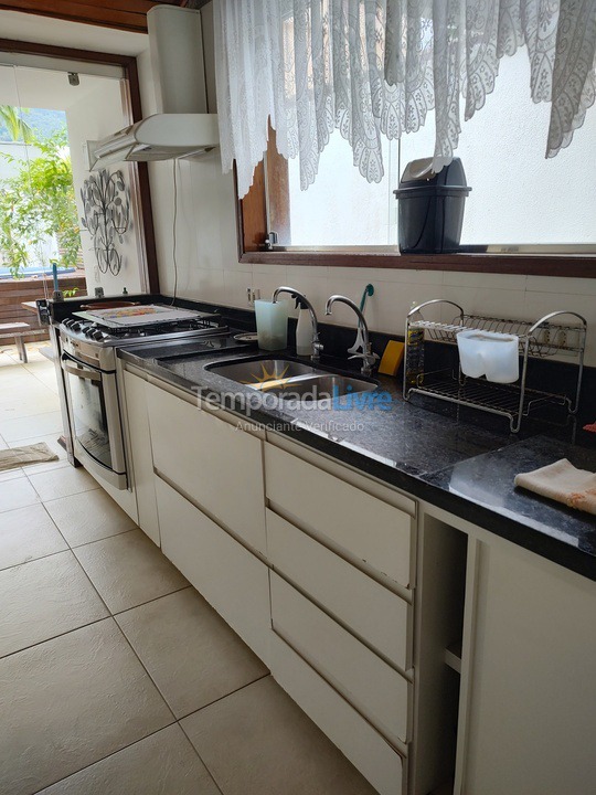 Casa para aluguel de temporada em Ubatuba (Praia do Lázaro)