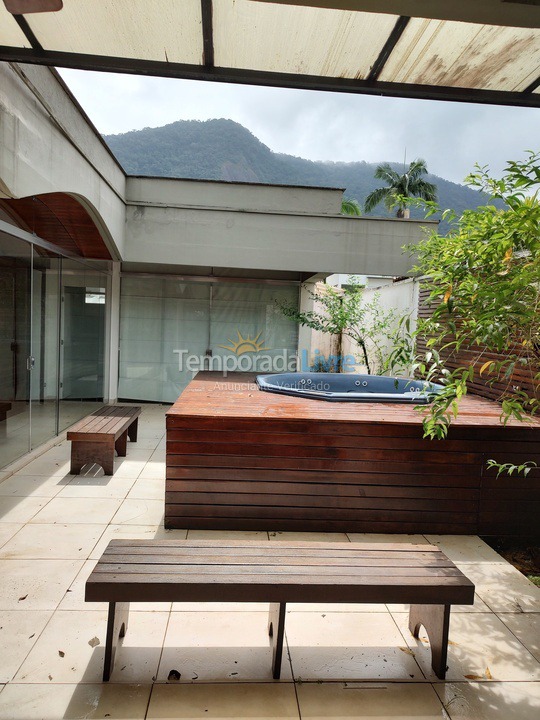Casa para aluguel de temporada em Ubatuba (Praia do Lázaro)