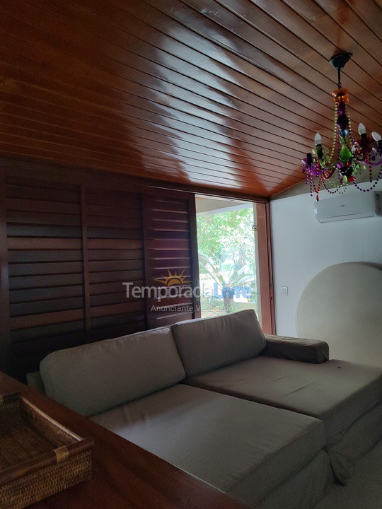 Casa para aluguel de temporada em Ubatuba (Praia do Lázaro)