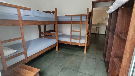 Quarto amplo com varanda ap 12