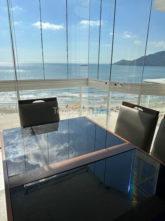 Apartamento para aluguel de temporada em Balneário Camboriú (Praia Central)