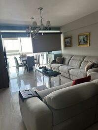 120D FRENTE MAR 2 SACADAS 2 SUITES +2 DORMITÓRIOS C CHURRASQUEIRA