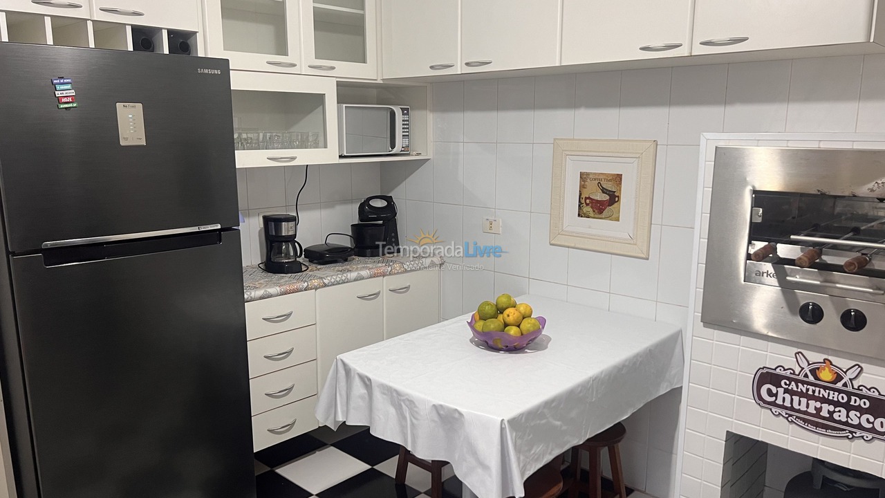 Apartamento para aluguel de temporada em Guarujá (Pitangueiras)