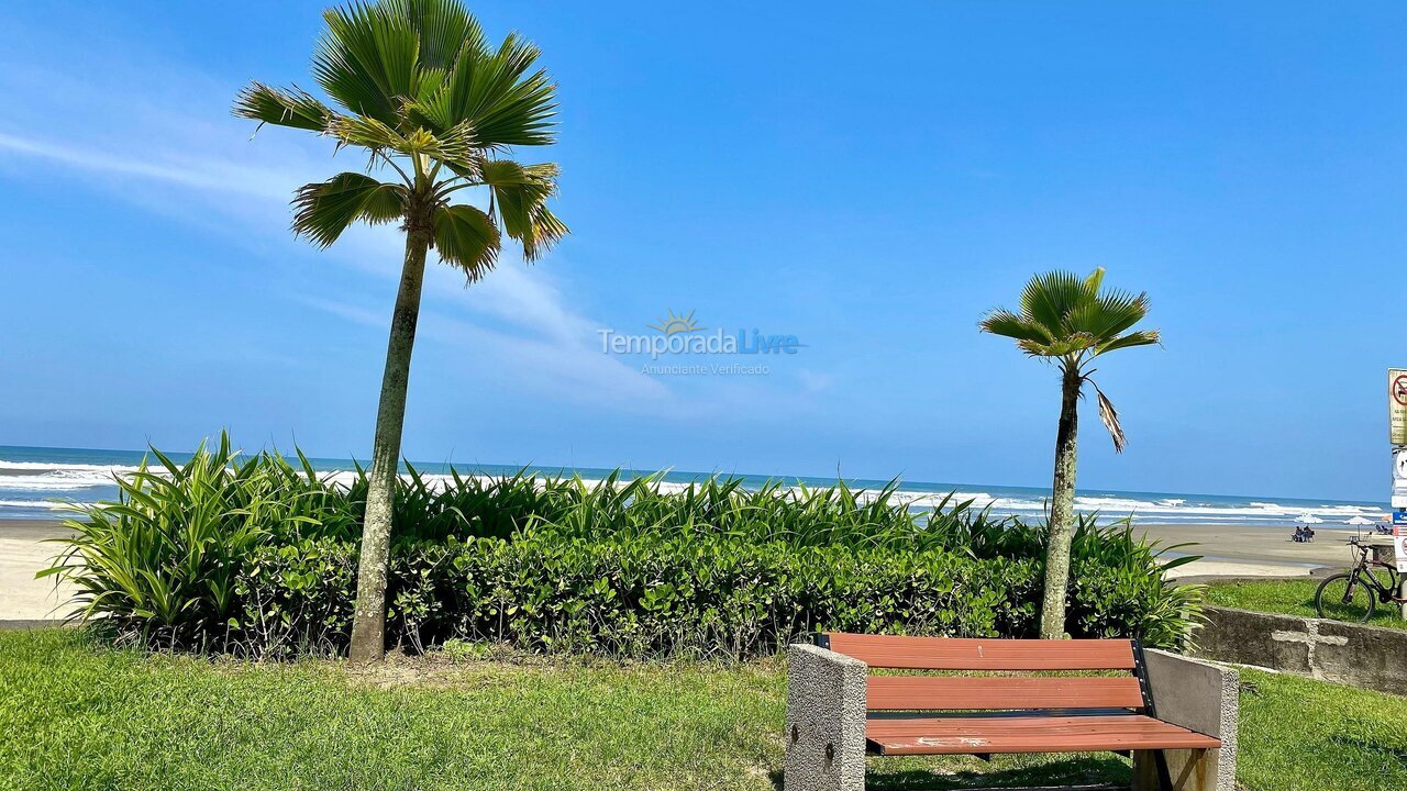 Apartamento para aluguel de temporada em Praia Grande (Praia do Caiçara)