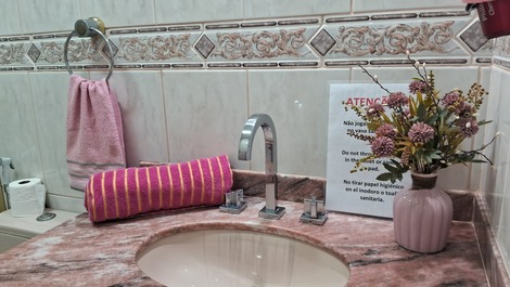 EXCELENTE APARTAMENTO EN LA MEJOR UBICACIÓN DE COPACABANA