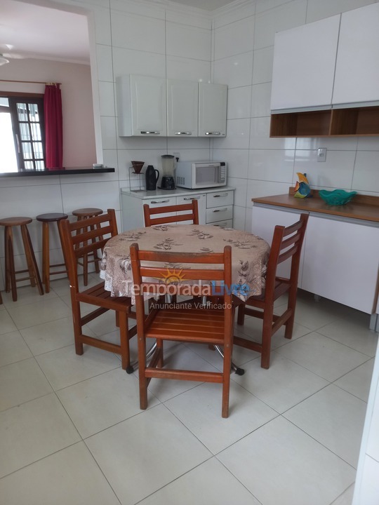 House for vacation rental in Bertioga (Praia da Enseada)