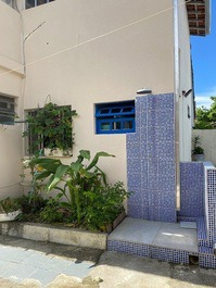 Casa p/10 pessoas C/PISCINA, AR CONDICIONADO e WI-FI, 2 suítes.