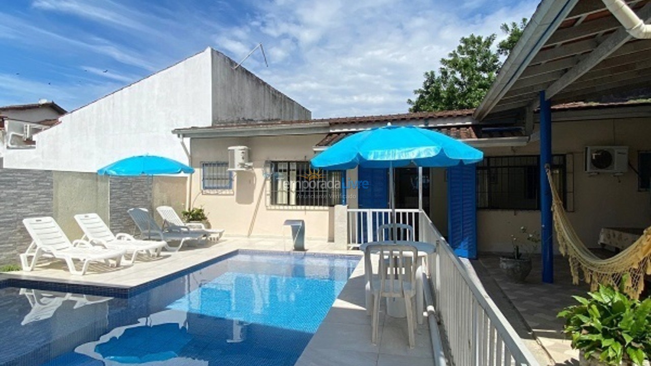 Casa para aluguel de temporada em Ubatuba (Maranduba)