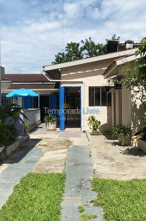 Casa para aluguel de temporada em Ubatuba (Maranduba)