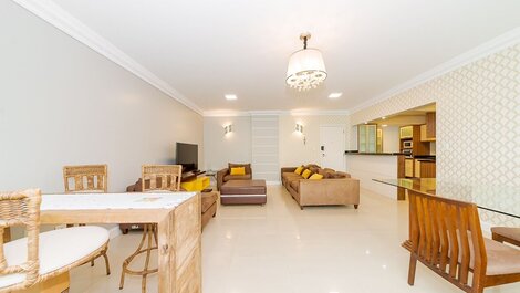 Amplio Apartamento 1SUI 2Q Cuadra Mar 50m de la Playa