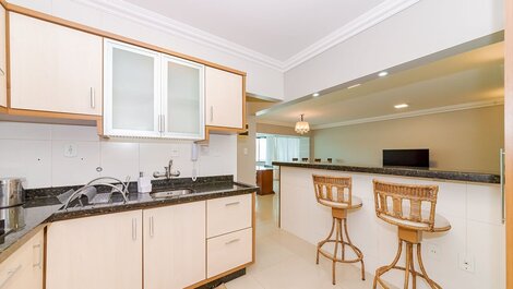 Amplio Apartamento 1SUI 2Q Cuadra Mar 50m de la Playa