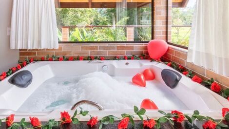 Banheira de hidromassagem com cromoterapia