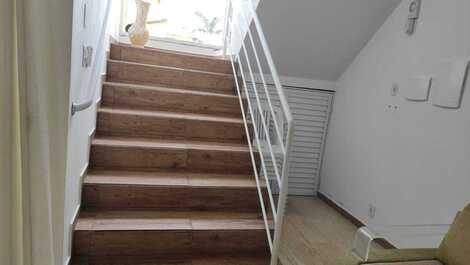 Escada acesso segundo piso 