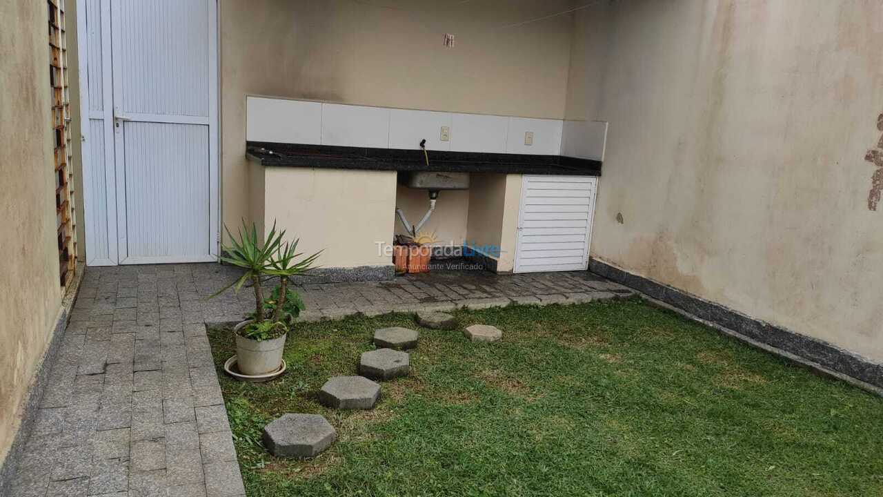 Casa para aluguel de temporada em São Francisco do Sul (Enseada)