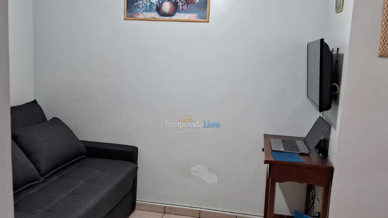 Apartamento para aluguel de temporada em Ubatuba (Praia das Toninhas)
