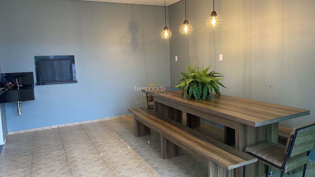 Casa para aluguel de temporada em Penha (Santa Lídia)