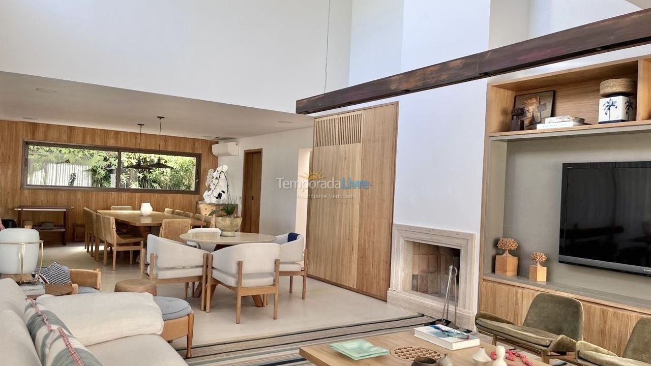 Casa para aluguel de temporada em São Sebastião (Praia da Baleia)