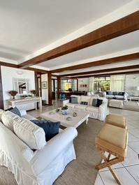 Casa pé na areia, aluguel de temporada na praia do camburizinho.