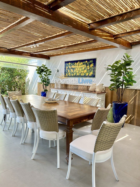 Casa para aluguel de temporada em São Sebastião (Camburizinho)