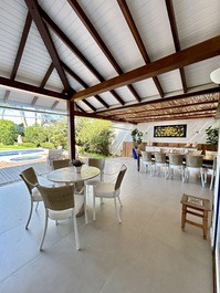 Casa pé na areia, aluguel de temporada na praia do camburizinho.