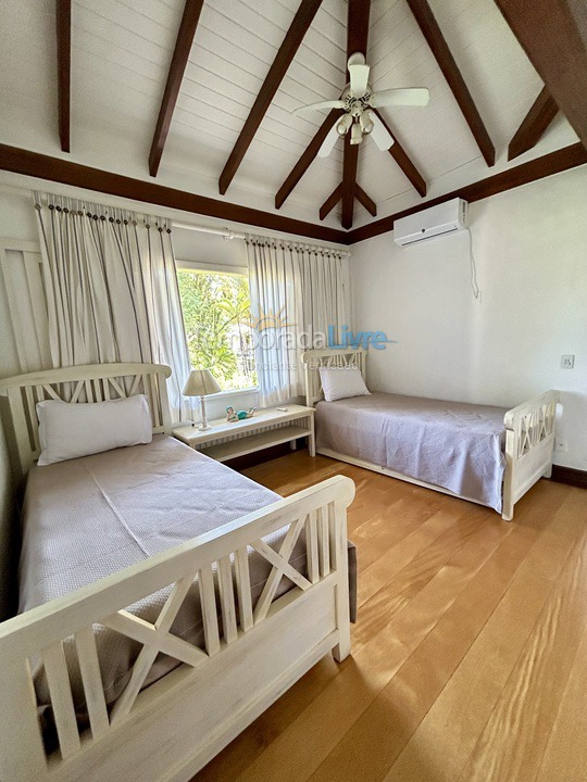 Casa para aluguel de temporada em São Sebastião (Camburizinho)