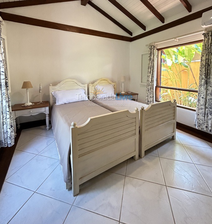 Casa para aluguel de temporada em São Sebastião (Camburizinho)