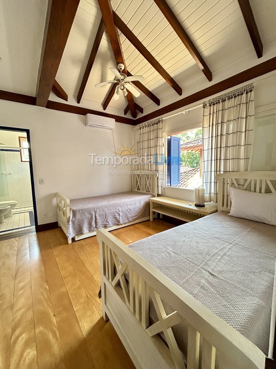 Casa para aluguel de temporada em São Sebastião (Camburizinho)