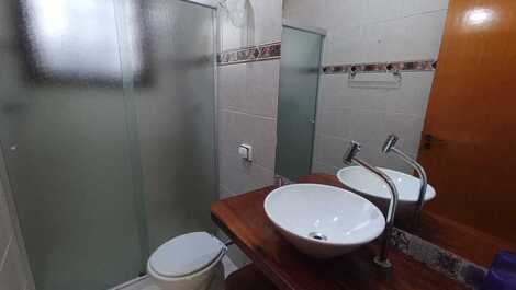 4 bedrooms, barbecue, swimming pool and sauna. Baleia Beach/SP