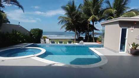 Juquehy frente al mar disponible Navidad, Enero y Carnaval. 6 suites.