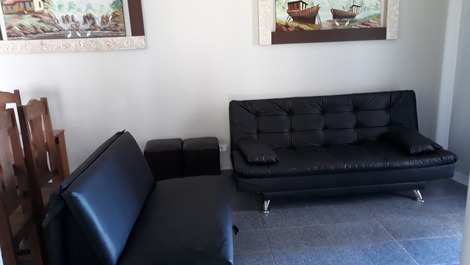 Apartamento frente a la playa con balcón para hamaca, gran estructura, 1 vehículo.