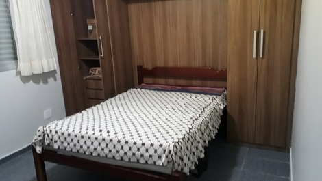 Apartamento frente a la playa con balcón para hamaca, gran estructura, 1 vehículo.