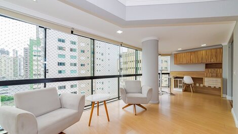 Amplo Apto 2sui+1Q Vista Mar 50m da Praia