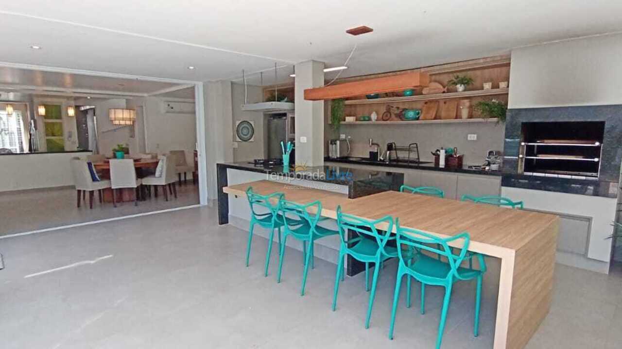 Casa para aluguel de temporada em São Sebastião (Juquehy)