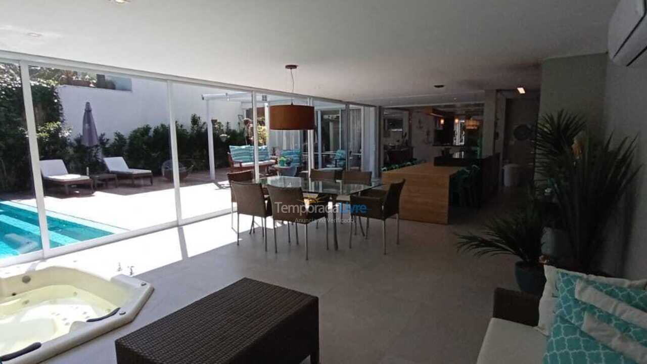 Casa para aluguel de temporada em São Sebastião (Juquehy)