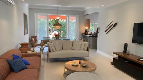 Sala de estar de outro ângulo