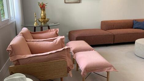 Sala de estar de outro ângulo