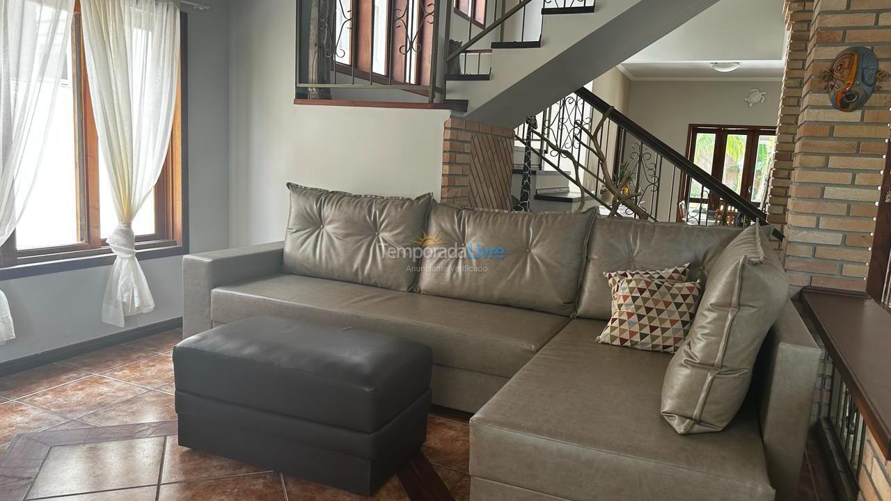 Casa para aluguel de temporada em Bertioga (Condominio Morada da Praia)