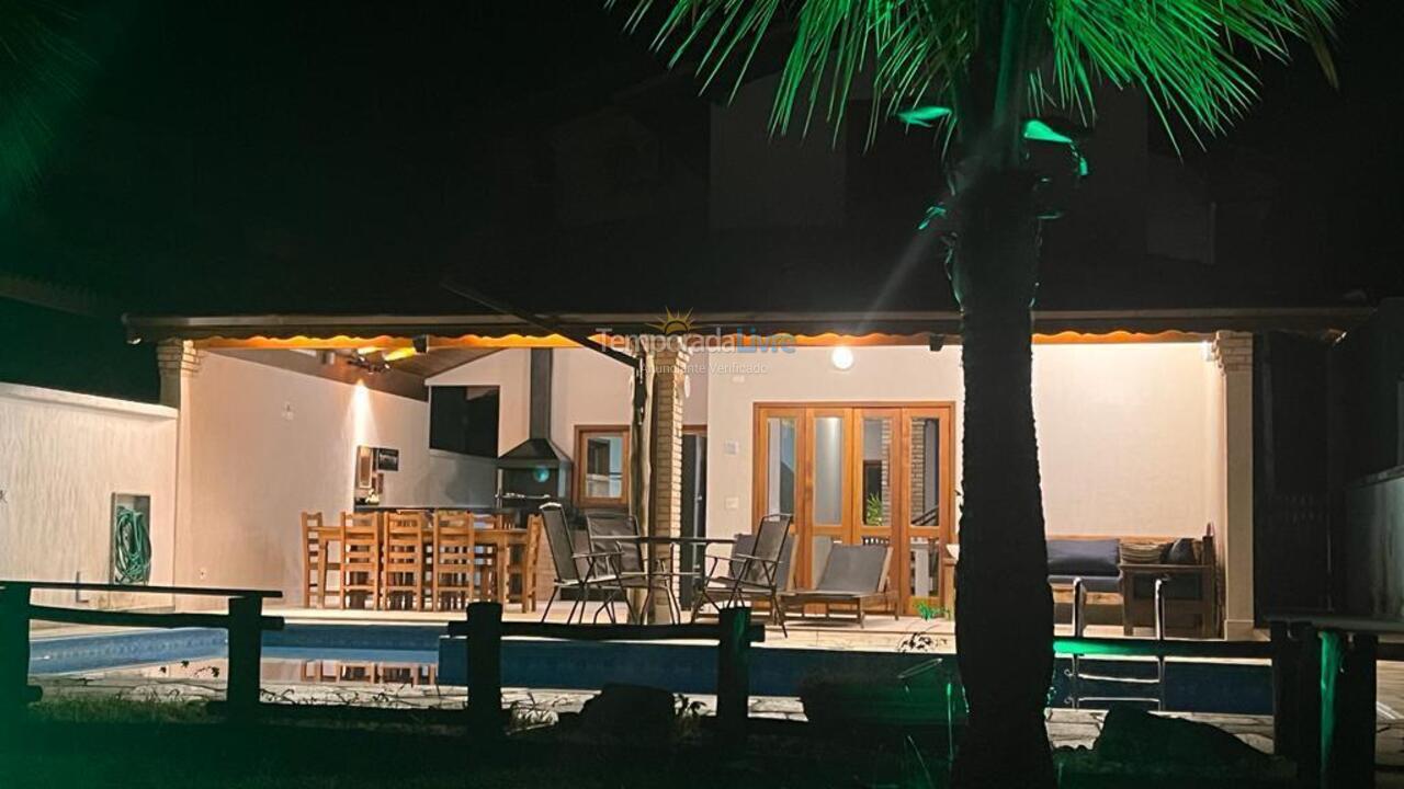 Casa para aluguel de temporada em Bertioga (Condominio Morada da Praia)