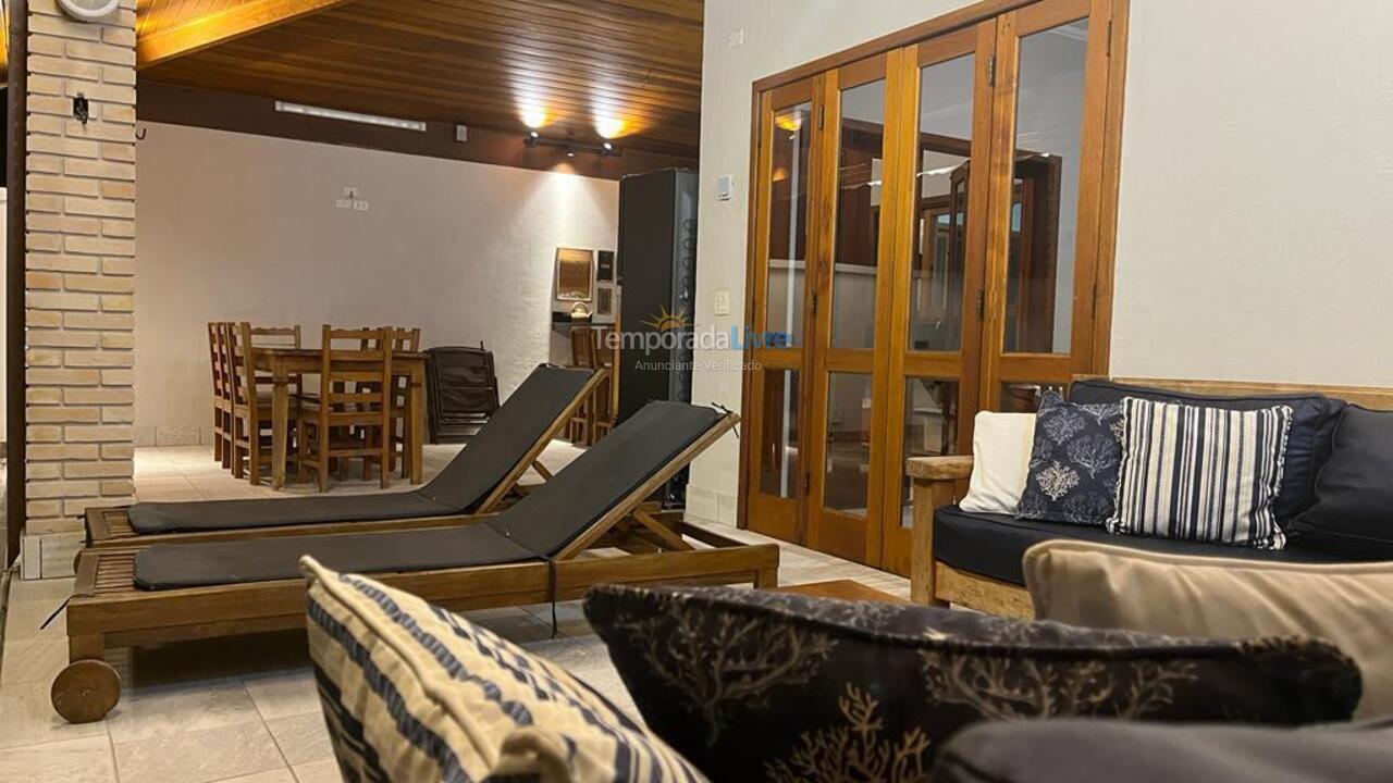 Casa para aluguel de temporada em Bertioga (Condominio Morada da Praia)