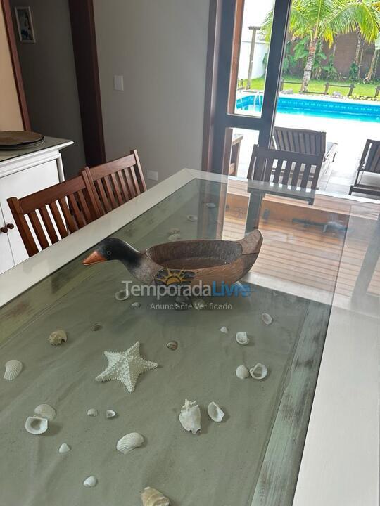 Casa para aluguel de temporada em Bertioga (Condominio Morada da Praia)