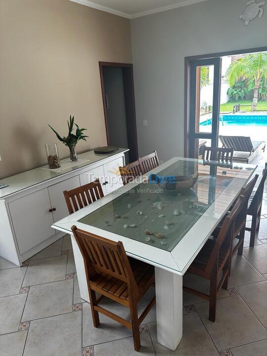 Casa para aluguel de temporada em Bertioga (Condominio Morada da Praia)