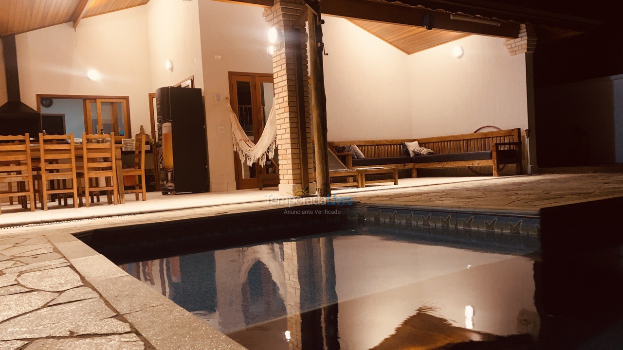 Casa para aluguel de temporada em Bertioga (Condominio Morada da Praia)