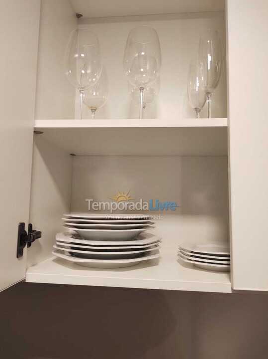 Apartamento para aluguel de temporada em Florianópolis (Praia Brava)