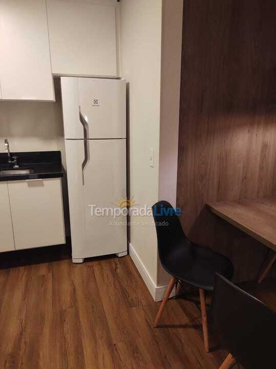 Apartamento para aluguel de temporada em Florianópolis (Praia Brava)
